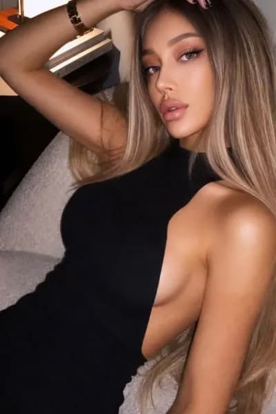Polina, 25
