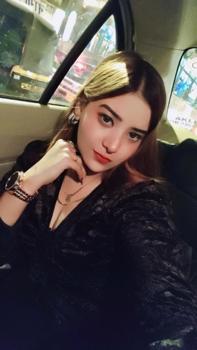 Harshita, 22