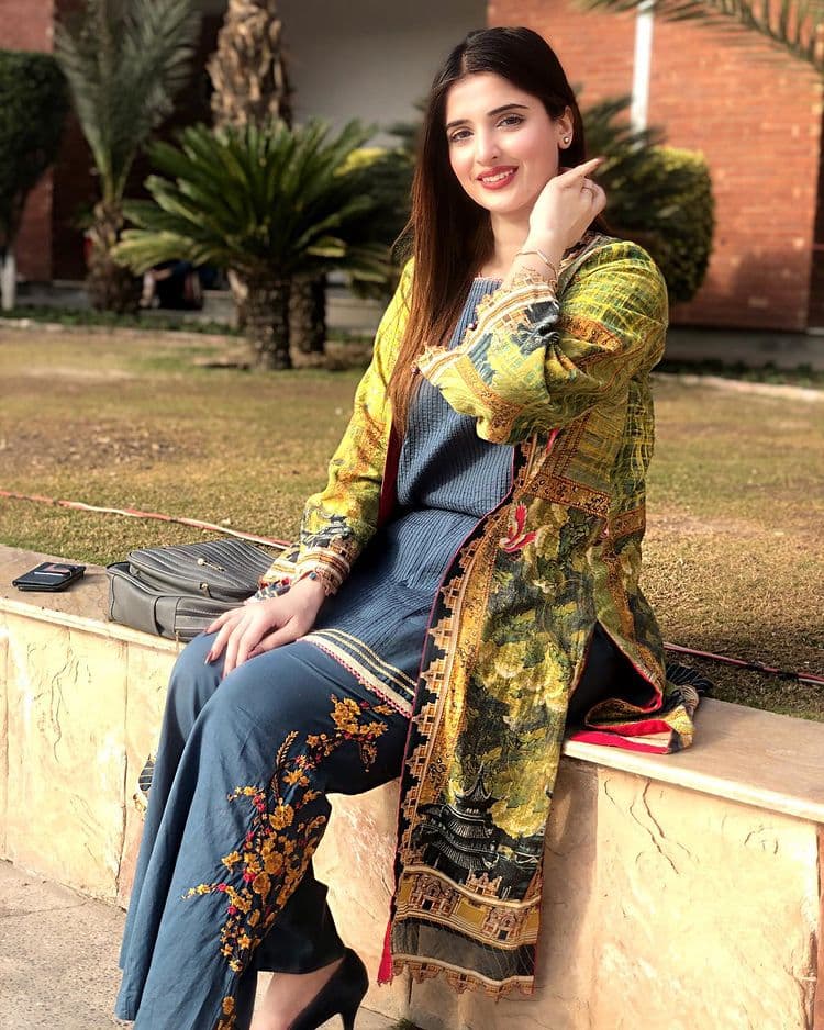 Anaya photo 2