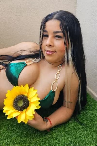 Esmeralda photo 3