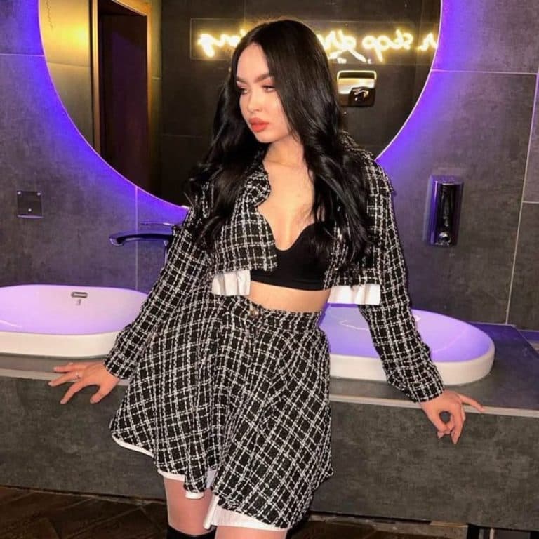 Layla, 22